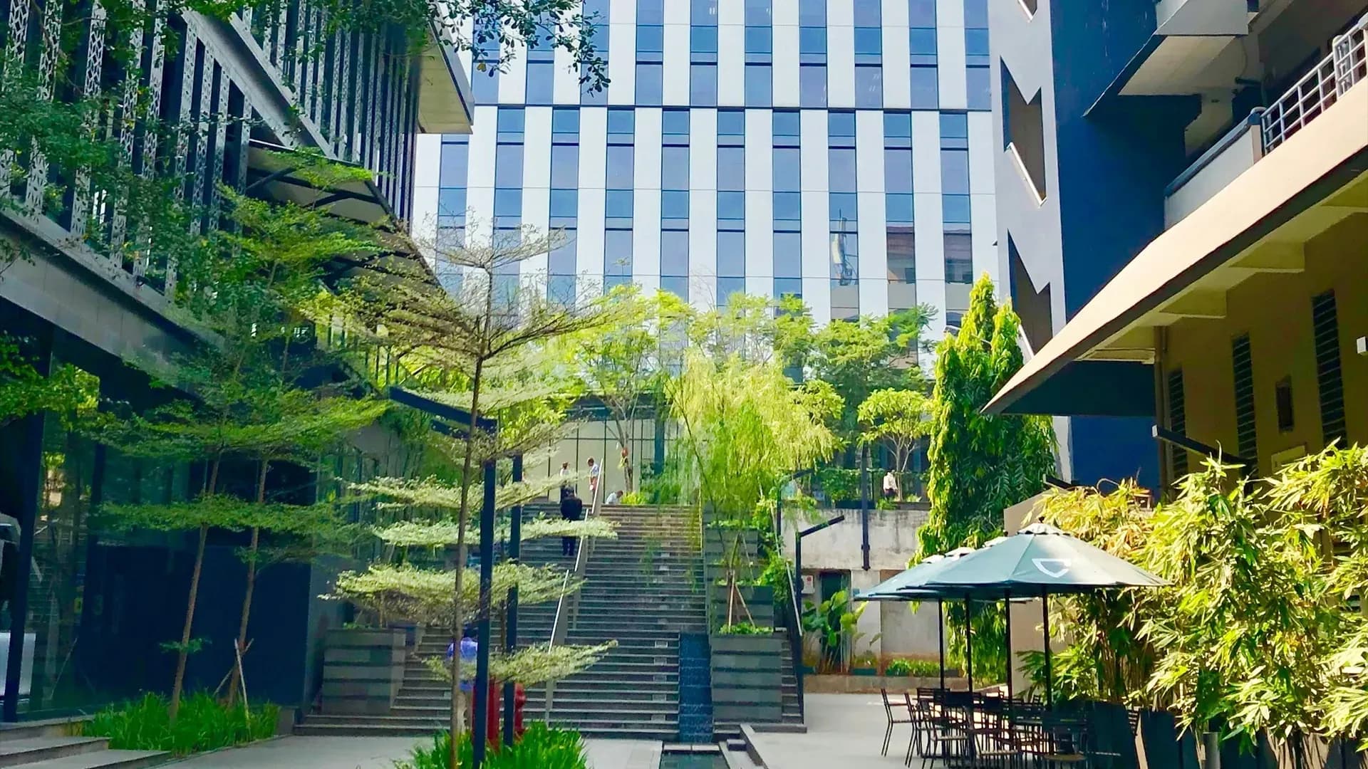Essential Trends in Commercial Real Estate Website Design