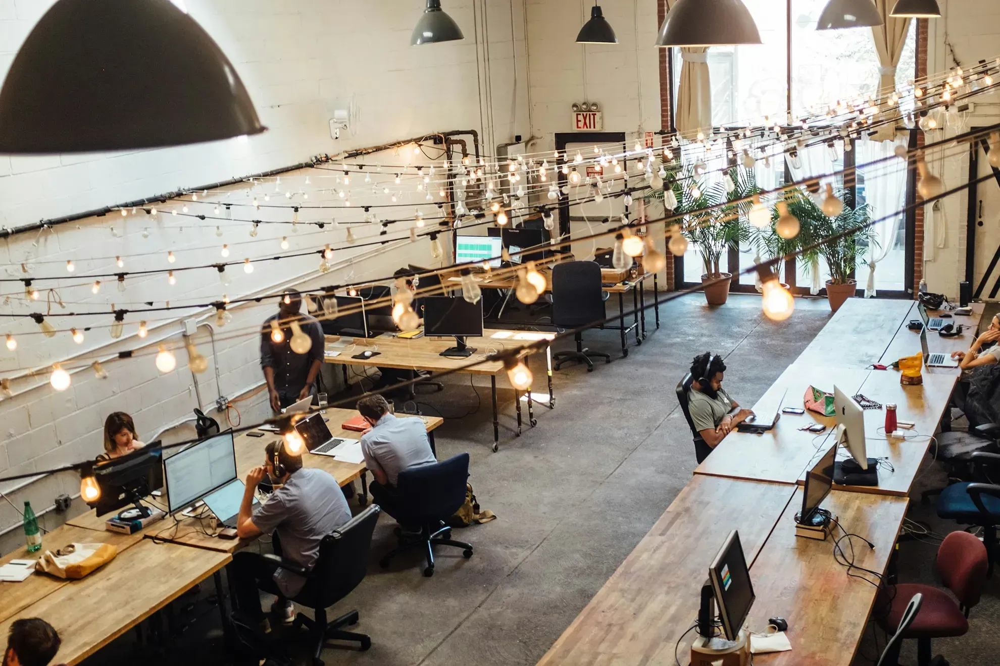 The Benefits of Working With a Digital Agency Over In-House Staff and Freelancers